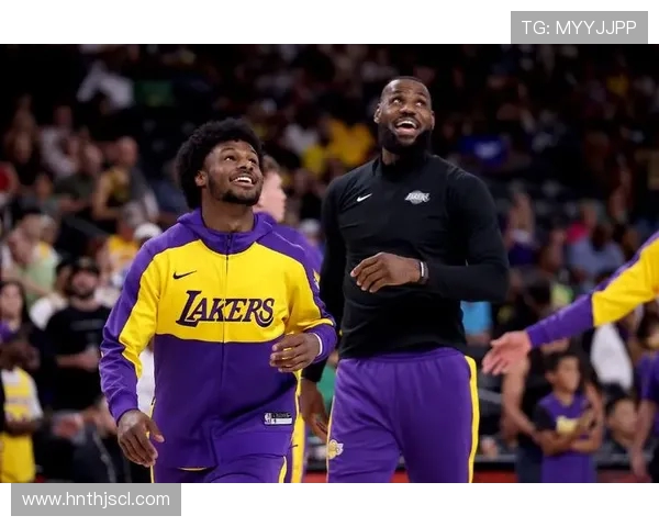 詹姆斯父子齐聚NBA选秀舞台布朗尼正式宣布参选引发热议