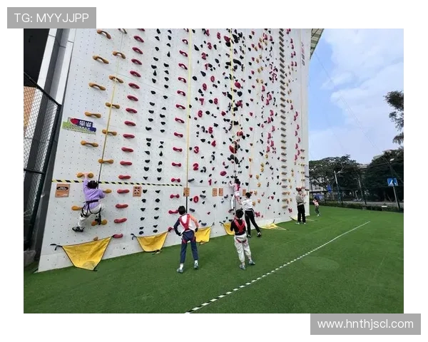 深圳极限运动队在世界攀岩锦标赛中以68分领先积分榜，展现卓越实力